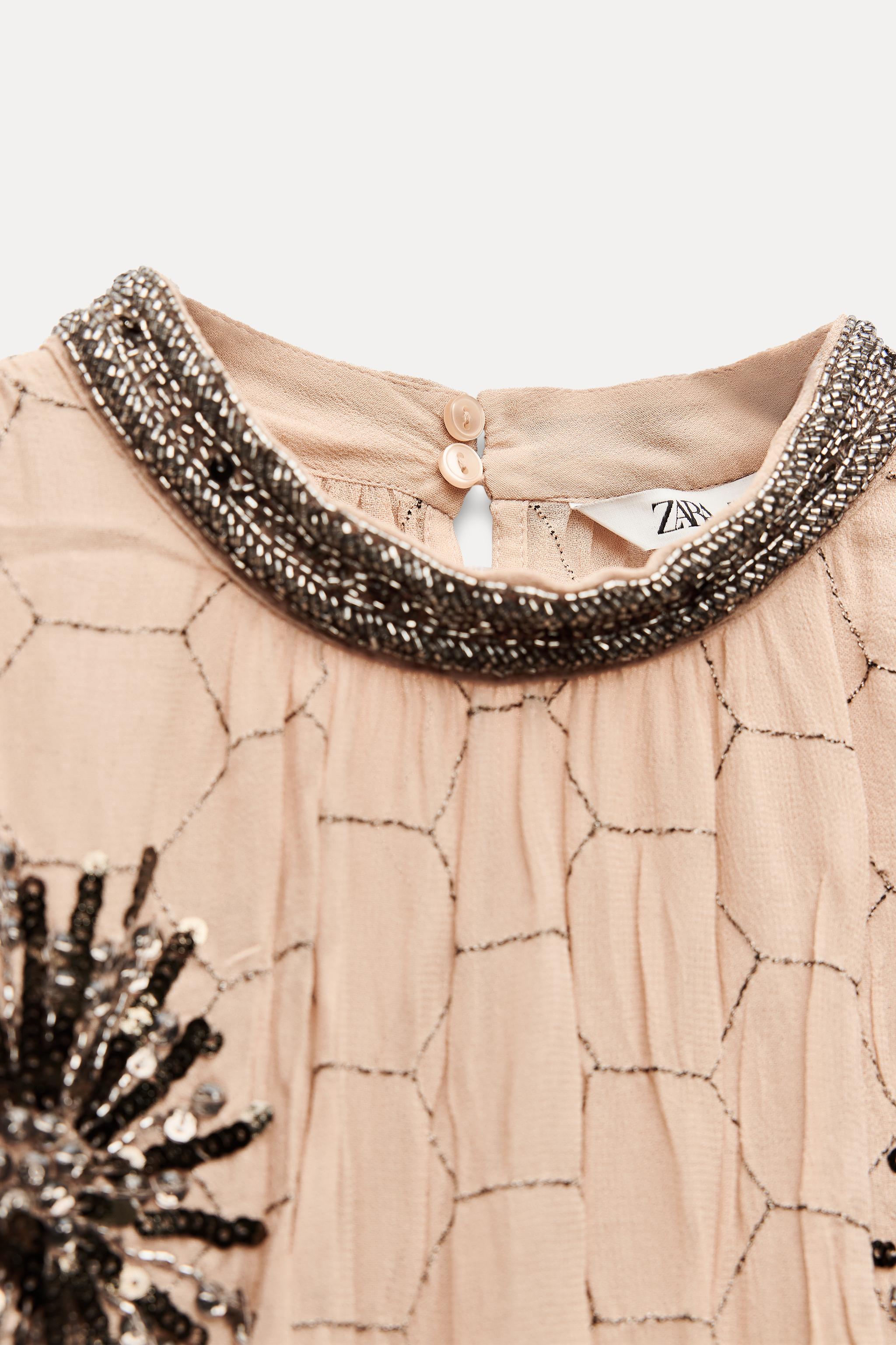 ZW COLLECTION FLORAL EMBROIDERED TOP - Beige | ZARA Spain ZW COLLECTION FLORAL EMBROIDERED TOP - Beige | ZARA Spain