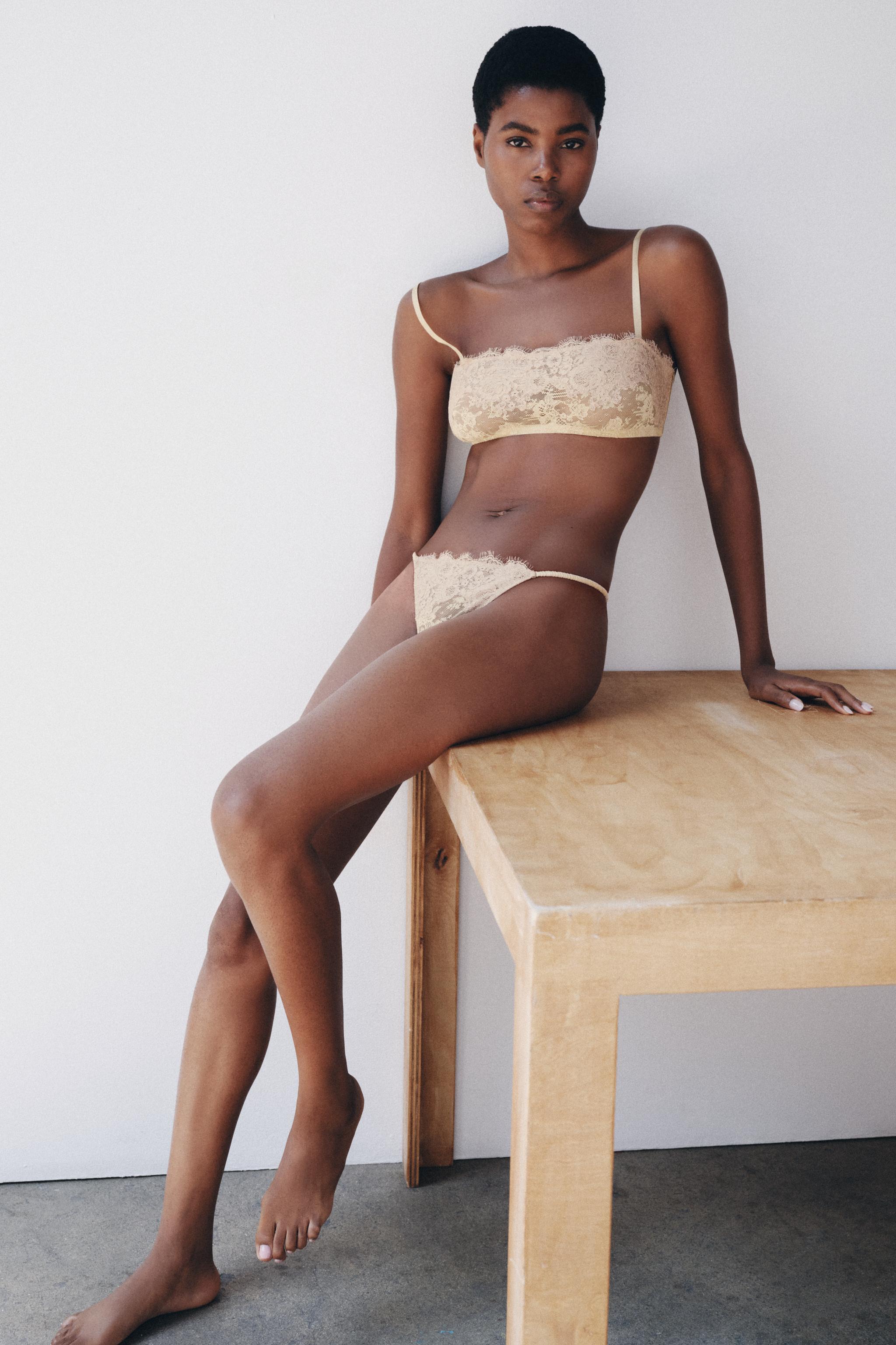 LACE BANDEAU BRA