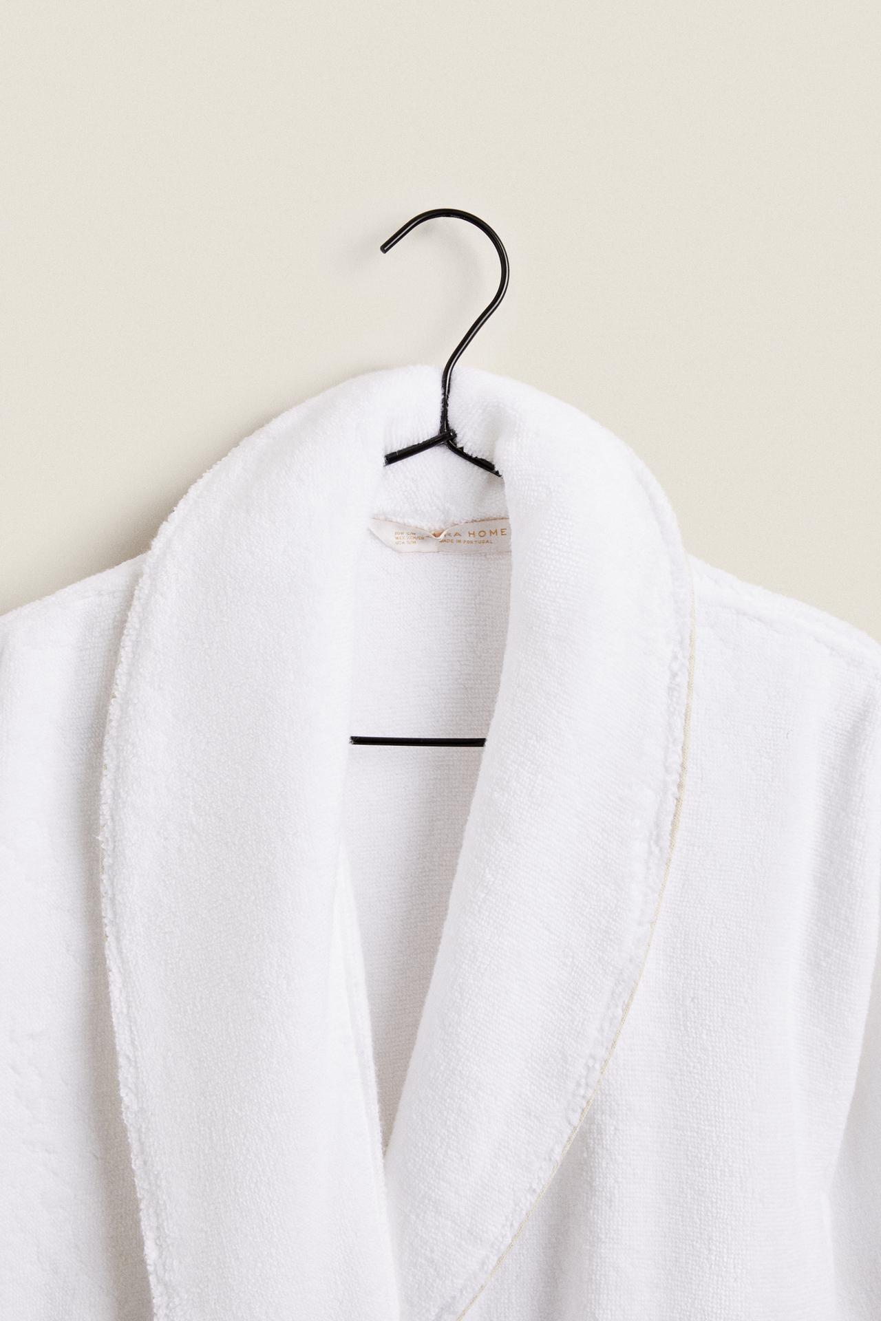 BATHROBE WITH PIPING (400 GXM²) — White