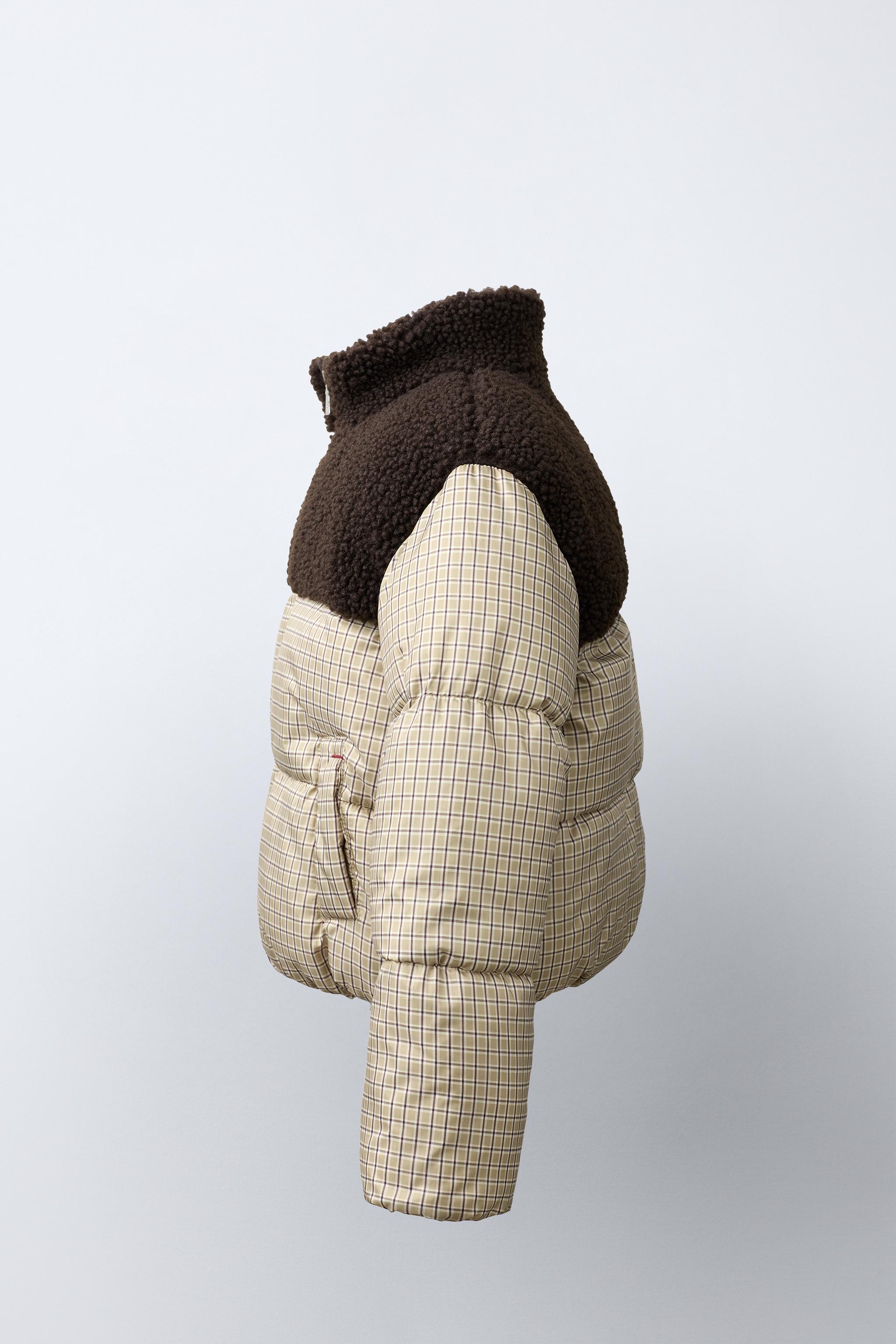 BLOUSON MATELASSÉ À CARREAUX ET FAUSSE FOURRURE