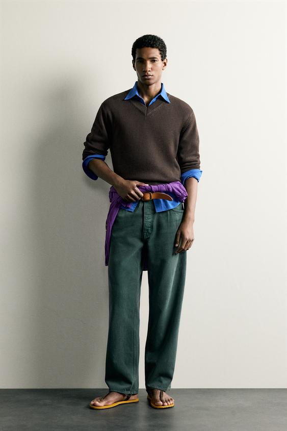 REGULAR FIT V-NECK JUMPER - Chocolate de Zara - Imagen 0