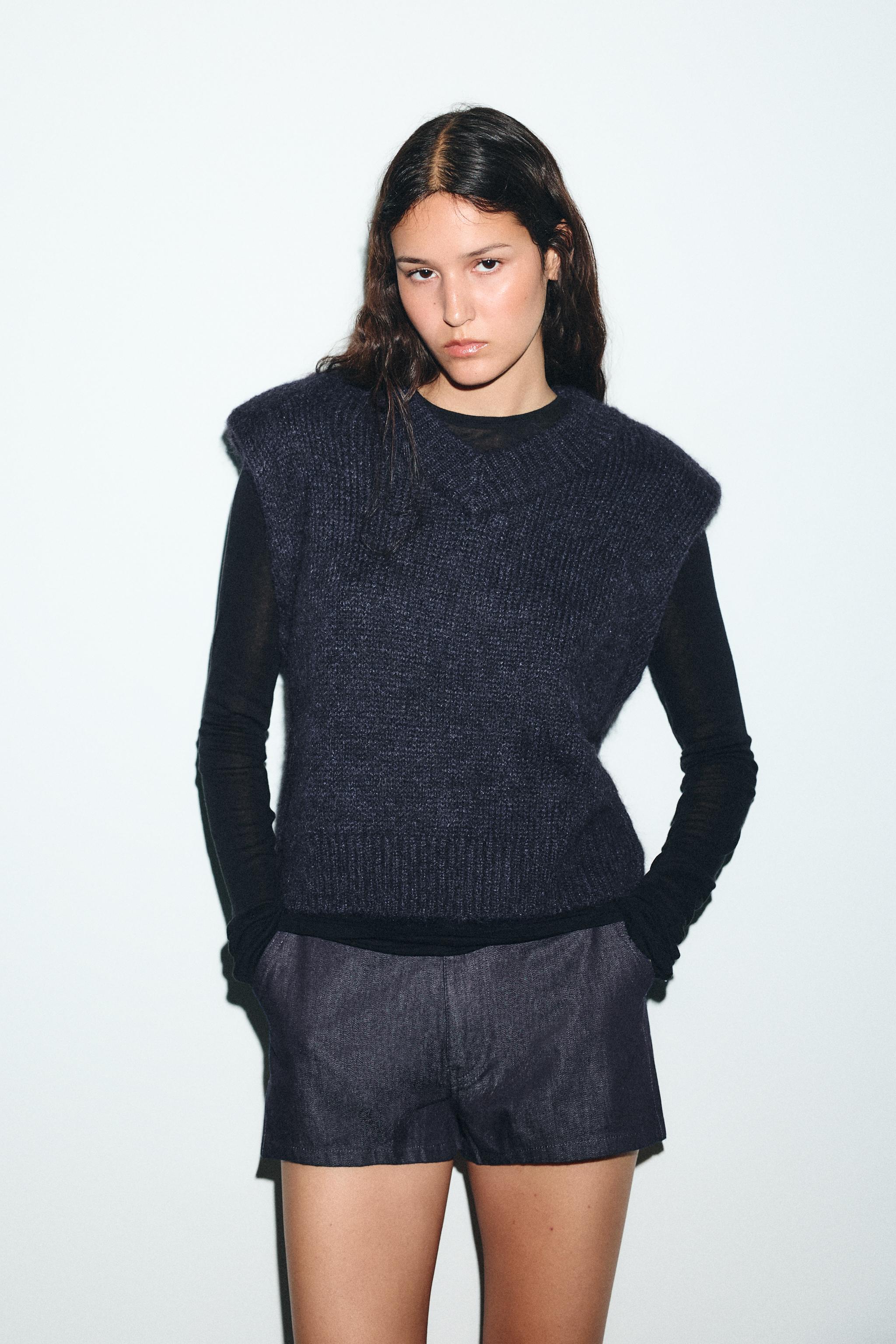 GILET AVEC LAINE ET ALPAGA À ÉPAULETTES