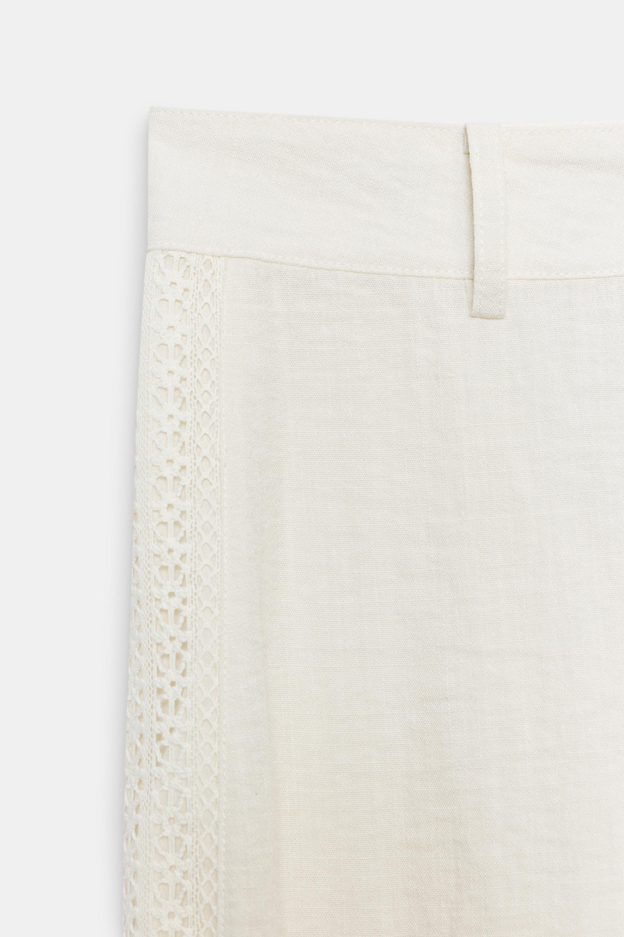 PANTALON À ENTRE-DEUX LATÉRAUX