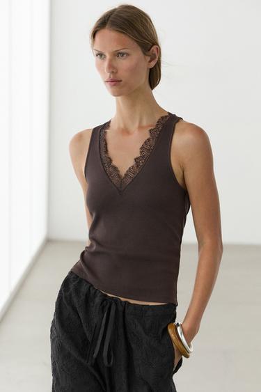 Top à col en V et dentelle - Marron de Zara