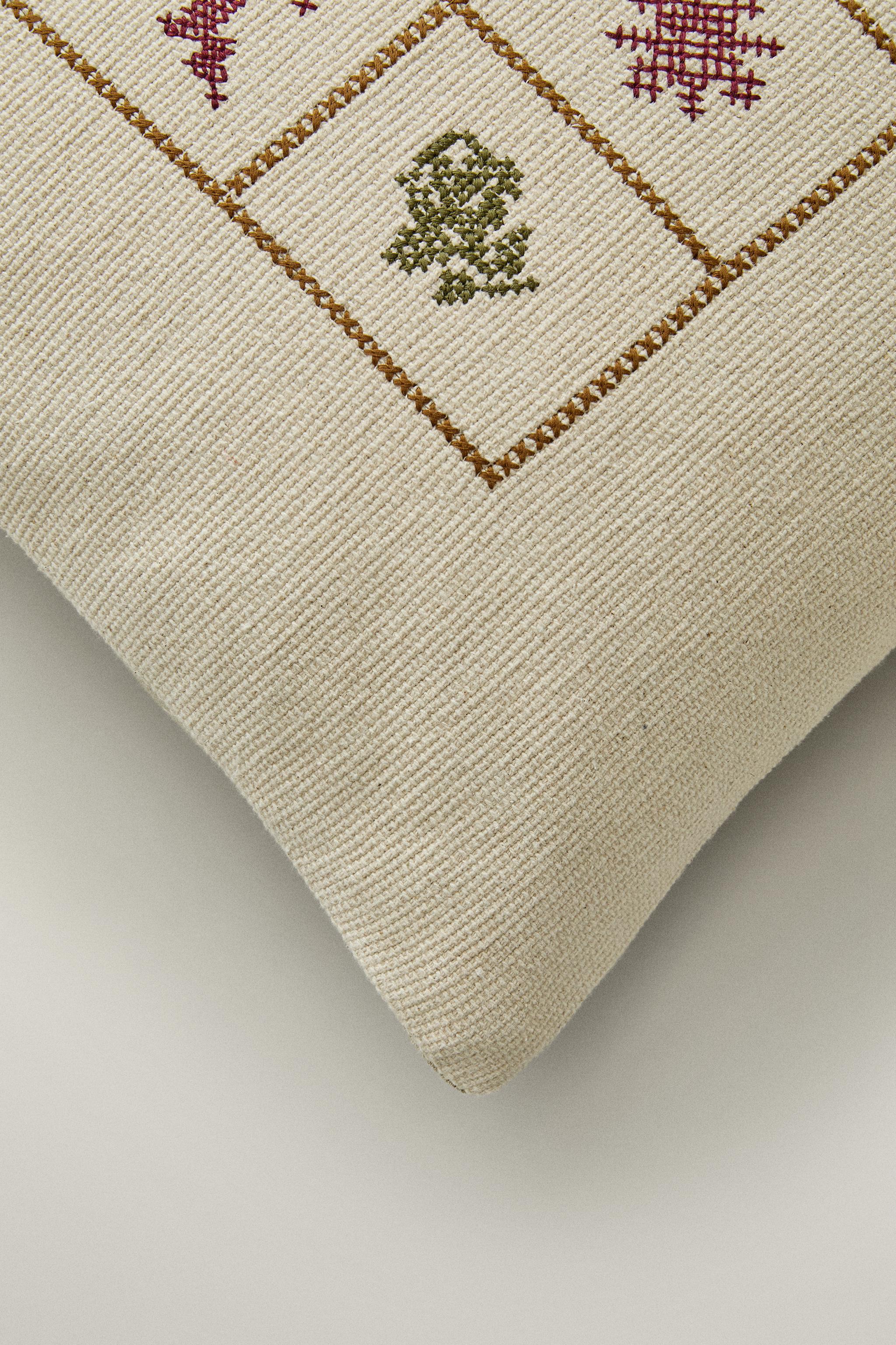 CHRISTMAS EMBROIDERED COTTON THROW PILLOW COVER