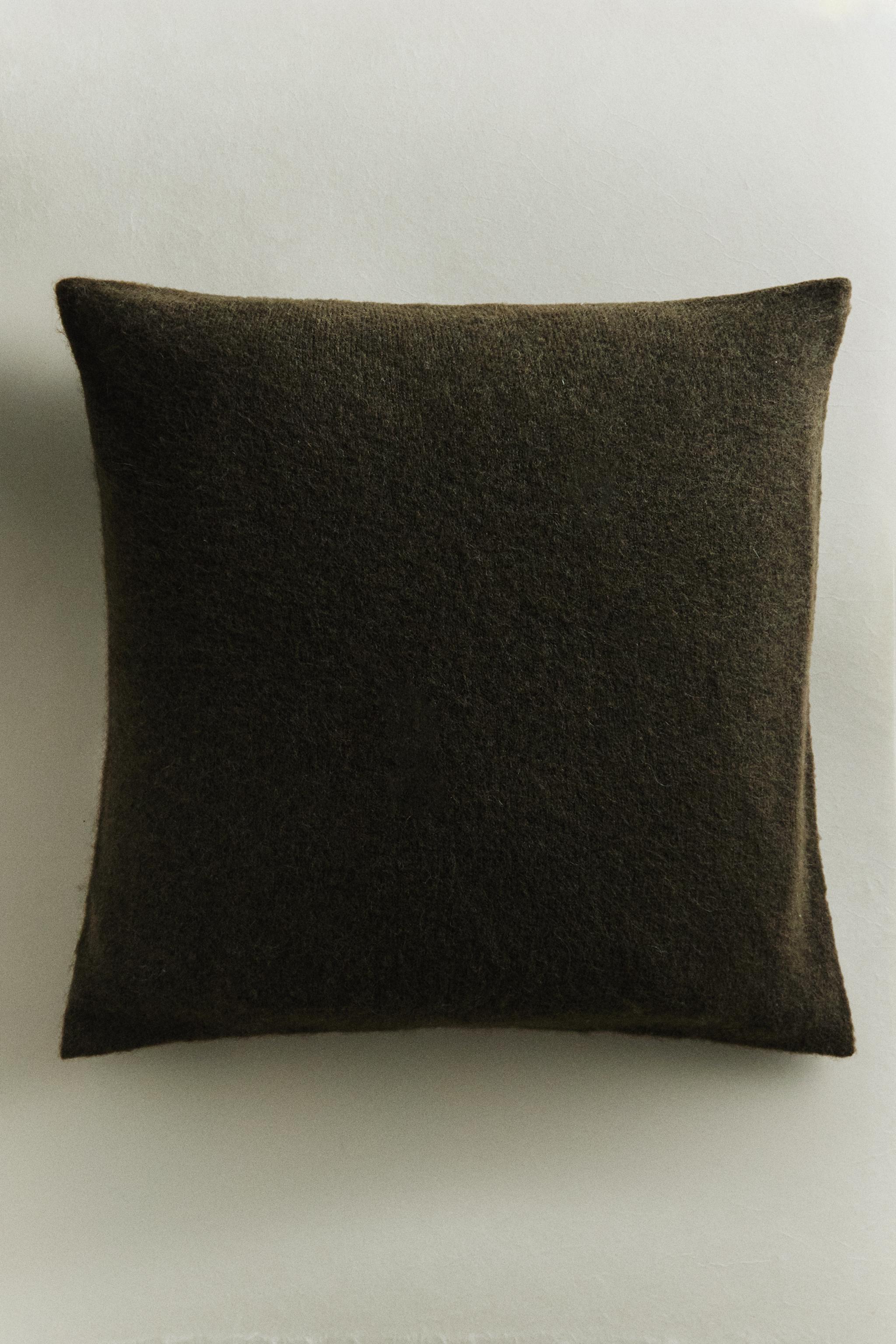 HOUSSE DE COUSSIN EN POINT