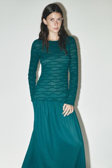 VESTIDO MIDI ESTRUCTURA - Verde de Zara