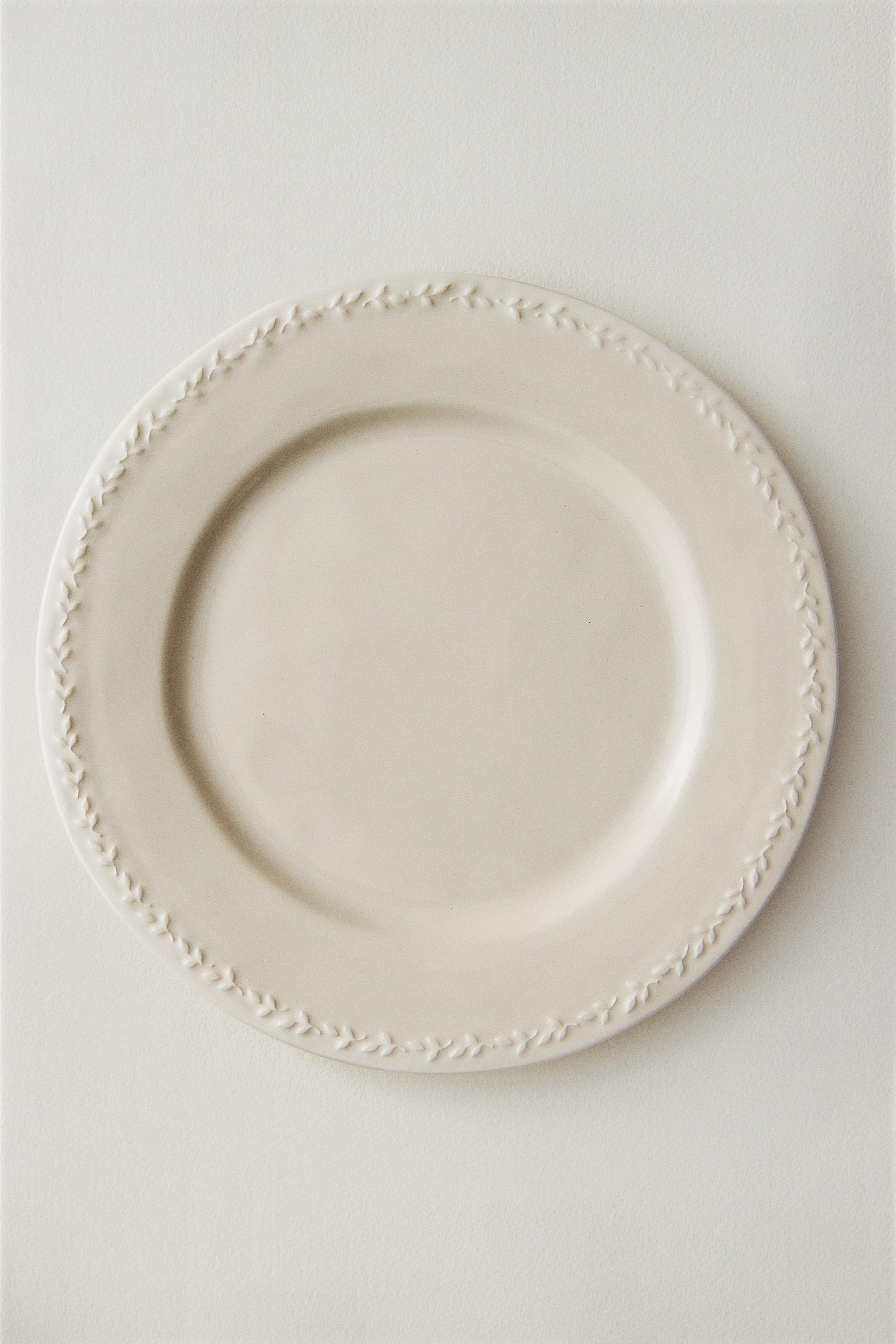 ASSIETTE PLATE FAÏENCE BORD RELIEF