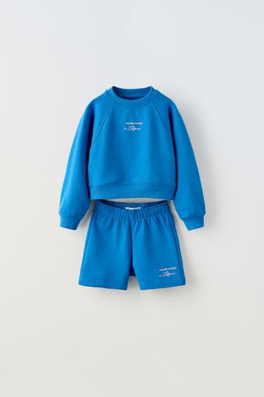 КОМПЛЕКТ ИЗ ШОРТОВ И ТОЛСТОВКИ ИЗ МЯГКОЙ ТКАНИ С ВЫШИВКОЙ — ЯРКО-СИНИЙ от Zara — изображение 0