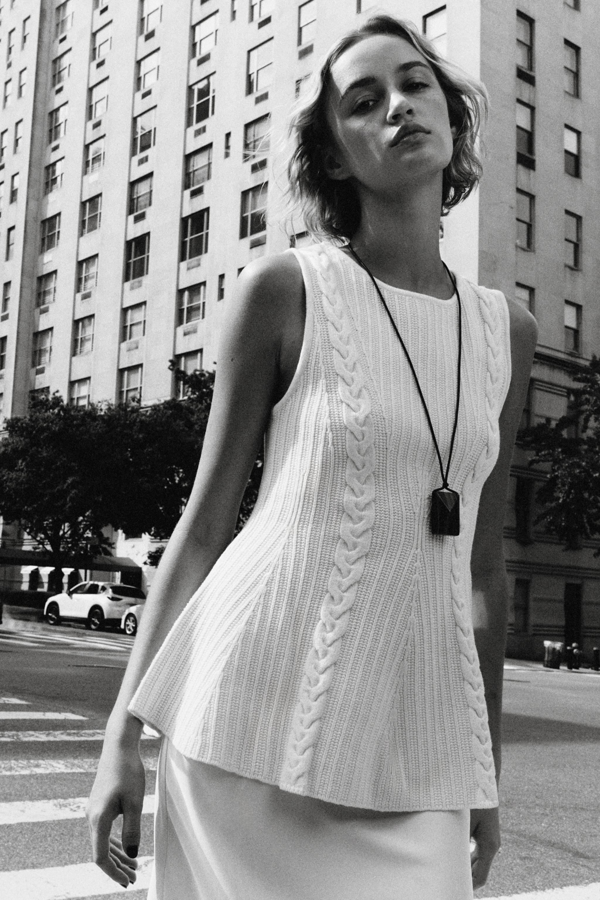 トップス OHGA PEPLUM KNIT TIE-DETAIL PEPLUM KNIT TOP - White | ZARA United States