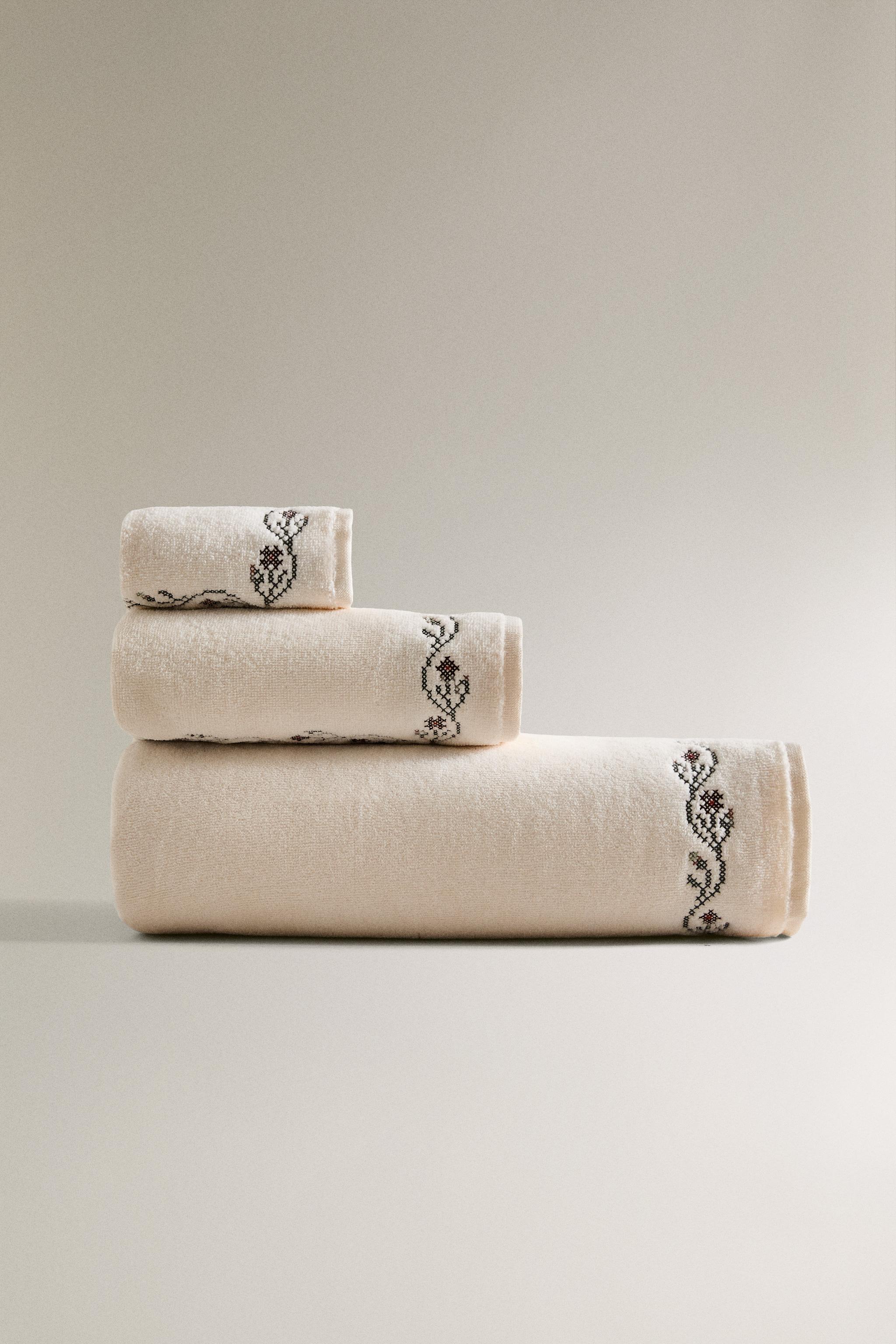EMBROIDERED CROSS STITCH BATH TOWEL