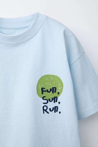 T-SHIRT IMPRIMÉ ET BRODÉ - Bleu ciel de Zara - Image 2