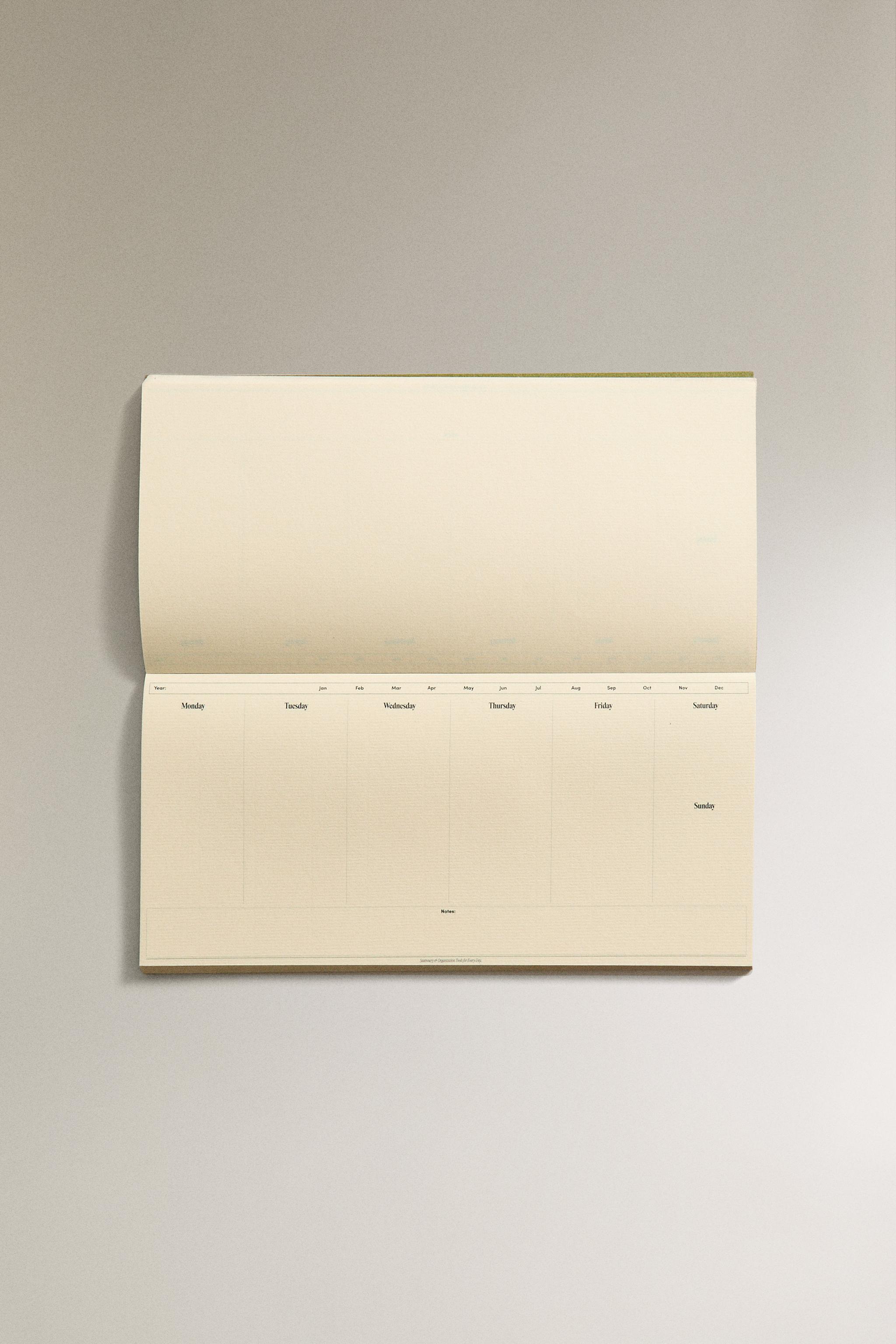 WEEKLY PLANNER WITH GOLD RIMS