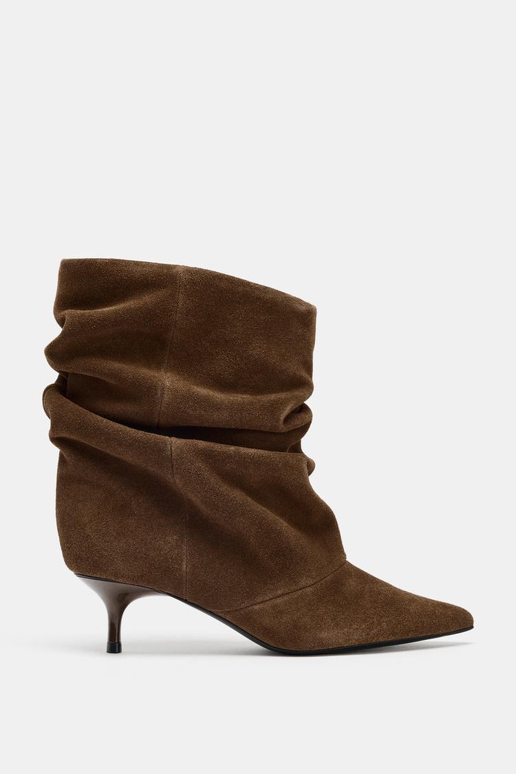 Botines de gamuza con abertura fruncida 2