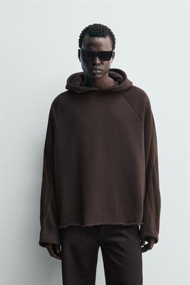 سويت شيرت بأشرطة متباينة - شوكولاتة الخاص بـ Zara