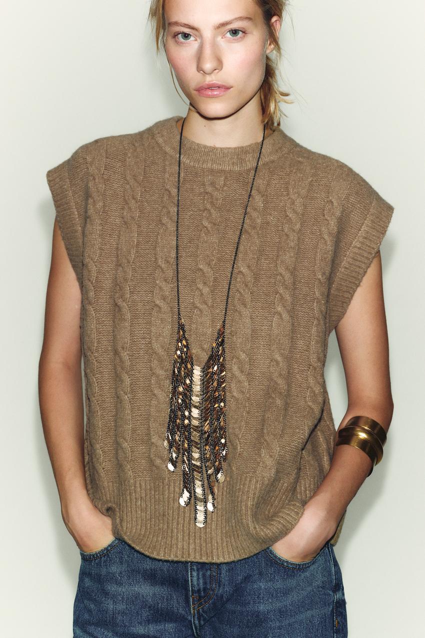 CABLE KNIT VEST TOP