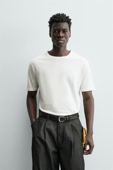 CAMISETA RELAXED FIT CON LINO -  de Zara
