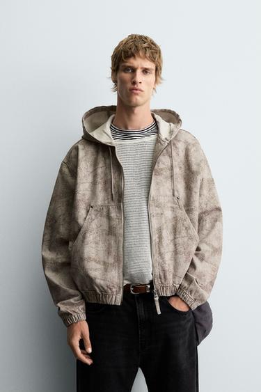WASHED HOODED JACKET - Printed by Zara