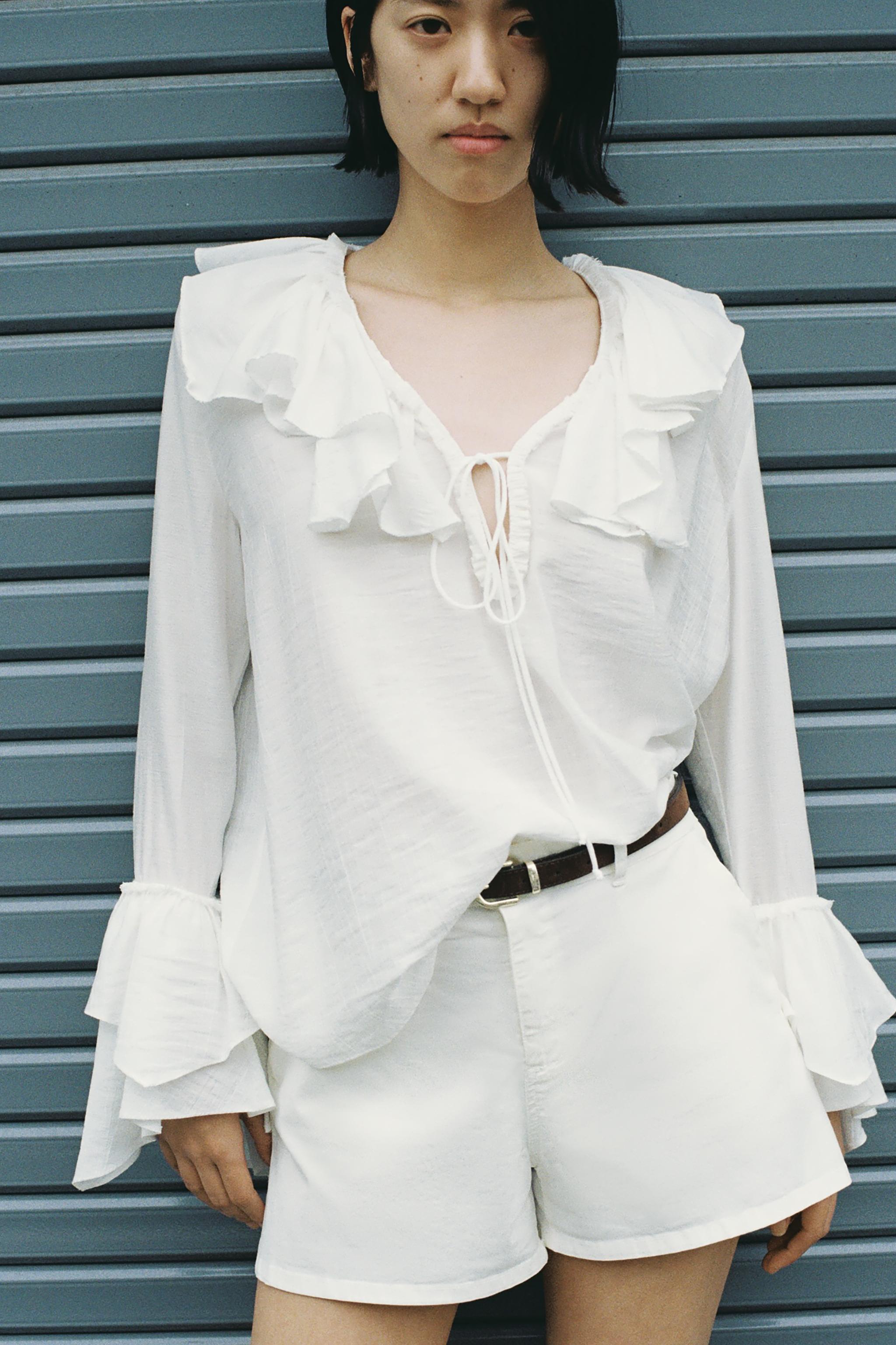 ZARA ベルト付きダーツ入りバミューダパンツ 2943/898 ZARA ベルト付きダーツ入りバミューダパンツ 2943/898