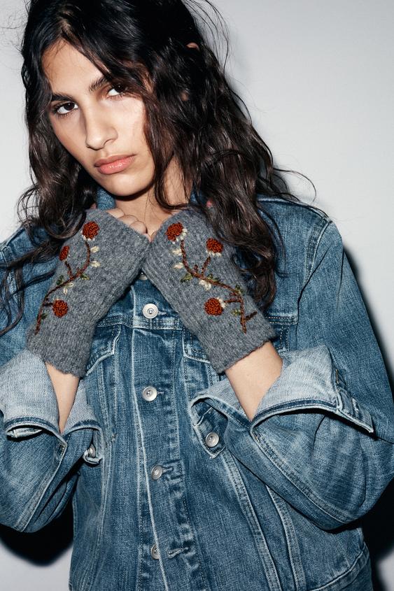 FLORAL EMBROIDERED KNIT MITTENS