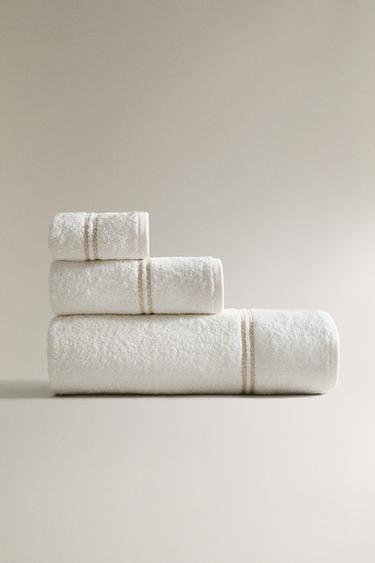 BATH TOWEL WITH CHAIN BORDER - Golden by Zara - Image 0