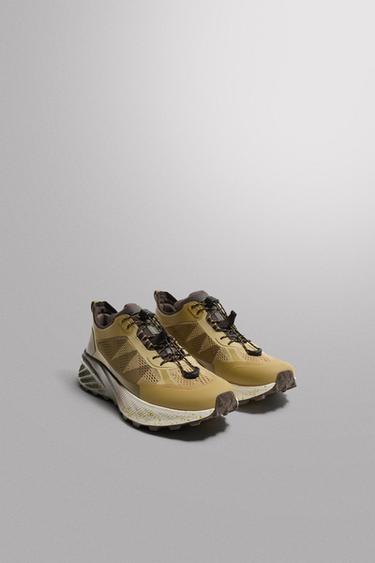 TRAIL RUNNING SHOES - Brown by Zara