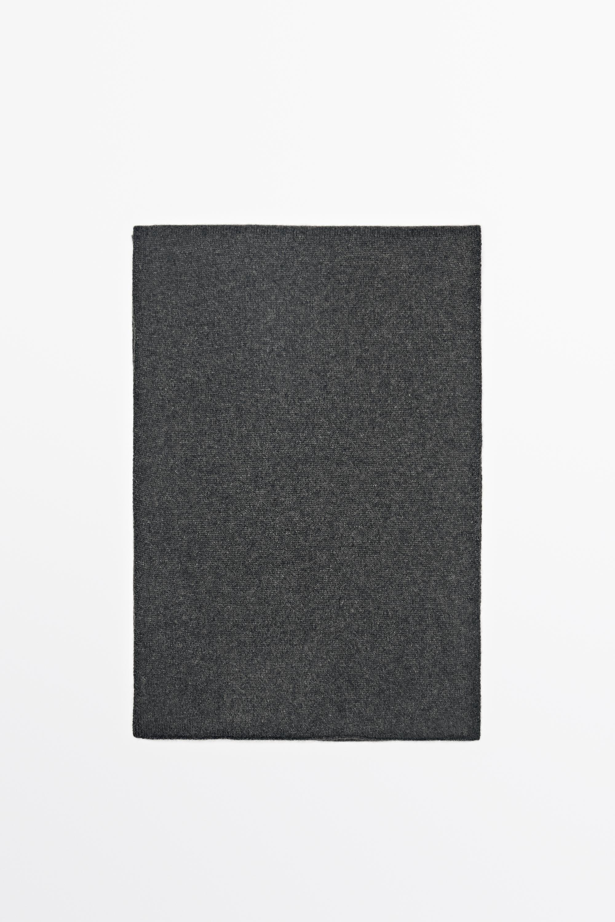 100% cashmere fine-knit scarf