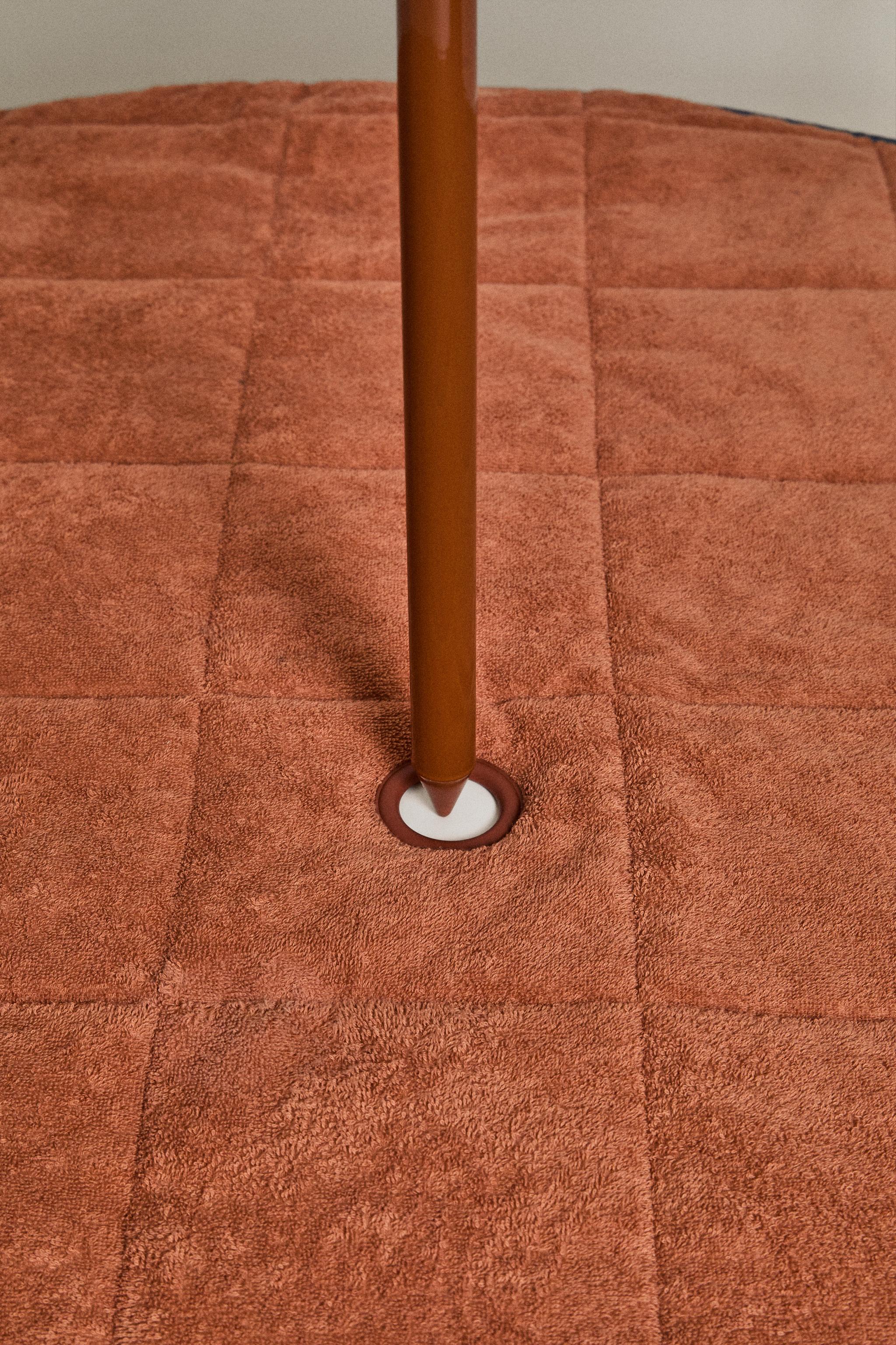 BASE PARASOL PLAGE SERVIETTE