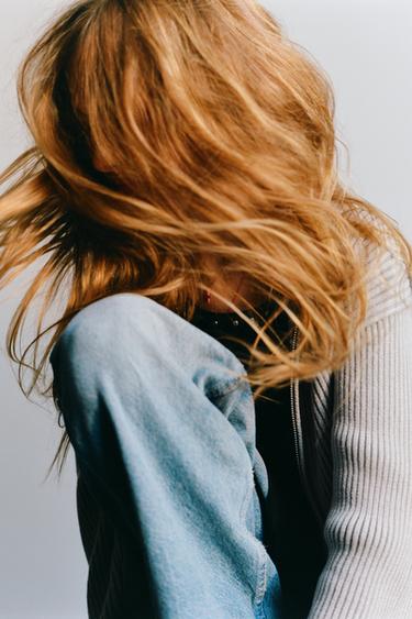 ז'קט סריג עם רוכסן - אפור של Zara