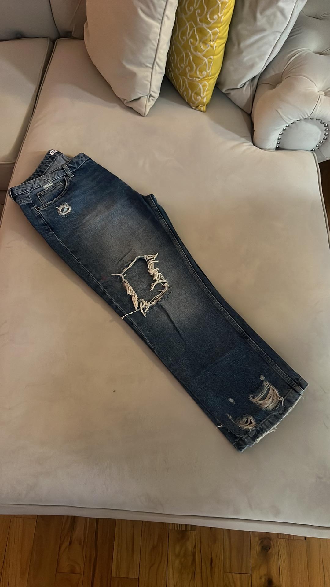 ZARA BASIC DARK DENIM DISTRESSED CROPPED JEAN WITH BUTTERFLIES - Image 3