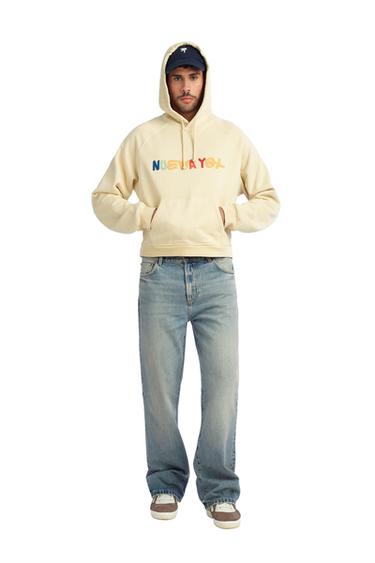 KAPUZENSWEATSHIRT MIT AUFNÄHERN NUEVA YOL - Vanille von Zara - Bild 0