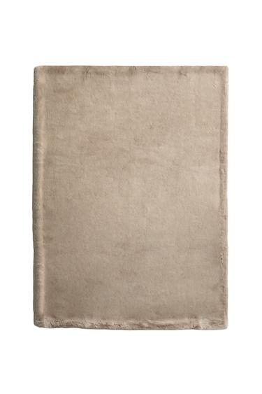 FUR BLANKET - Light beige by Zara