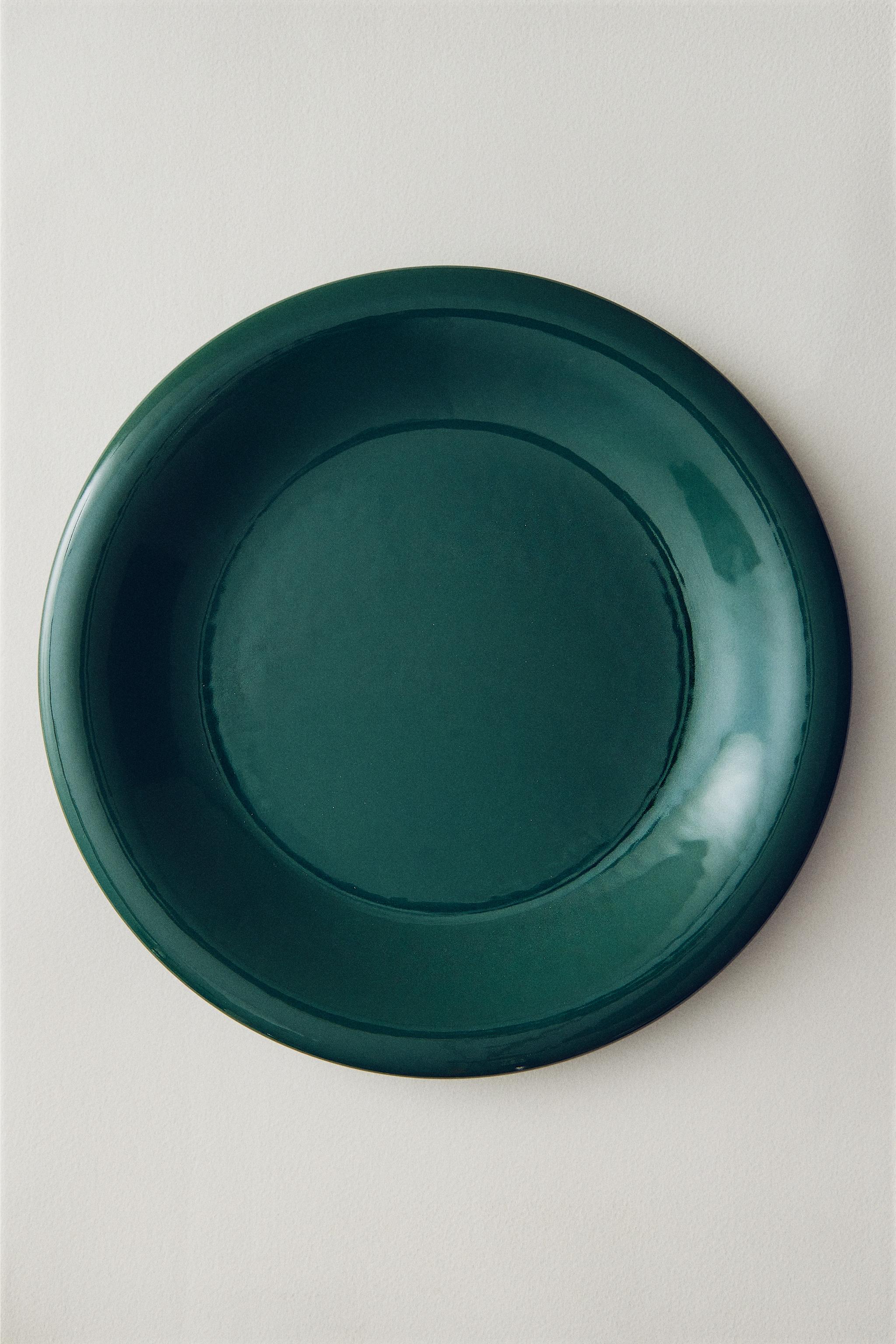 ENAMELLED STONEWARE DINNER PLATE