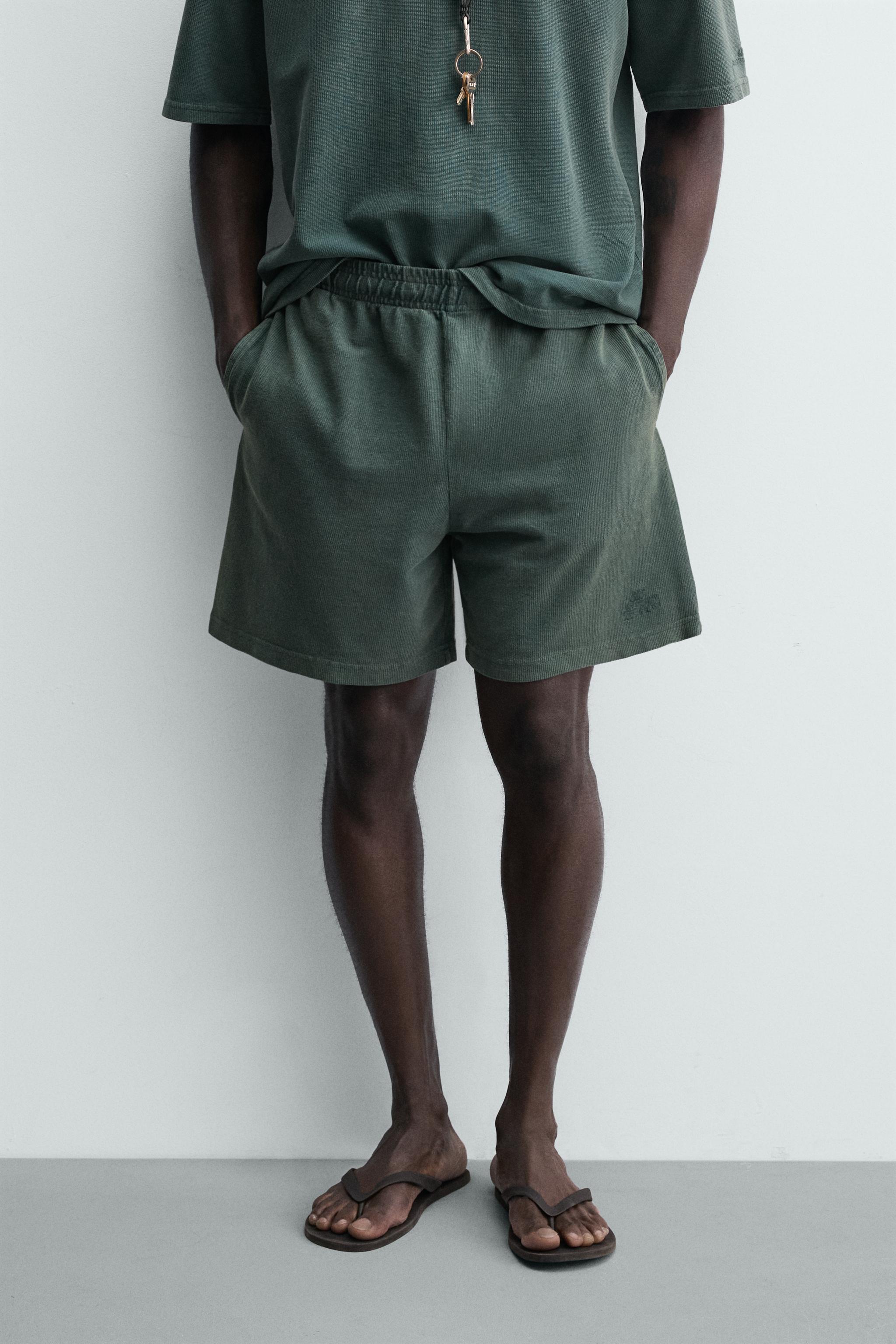 WASHED WAFFLE-KNIT BERMUDA SHORTS — Green