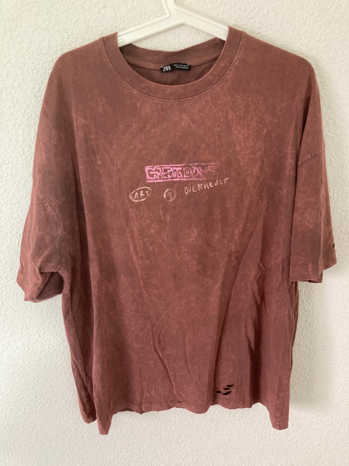 GRAFFITI PRINT T-SHIRT
