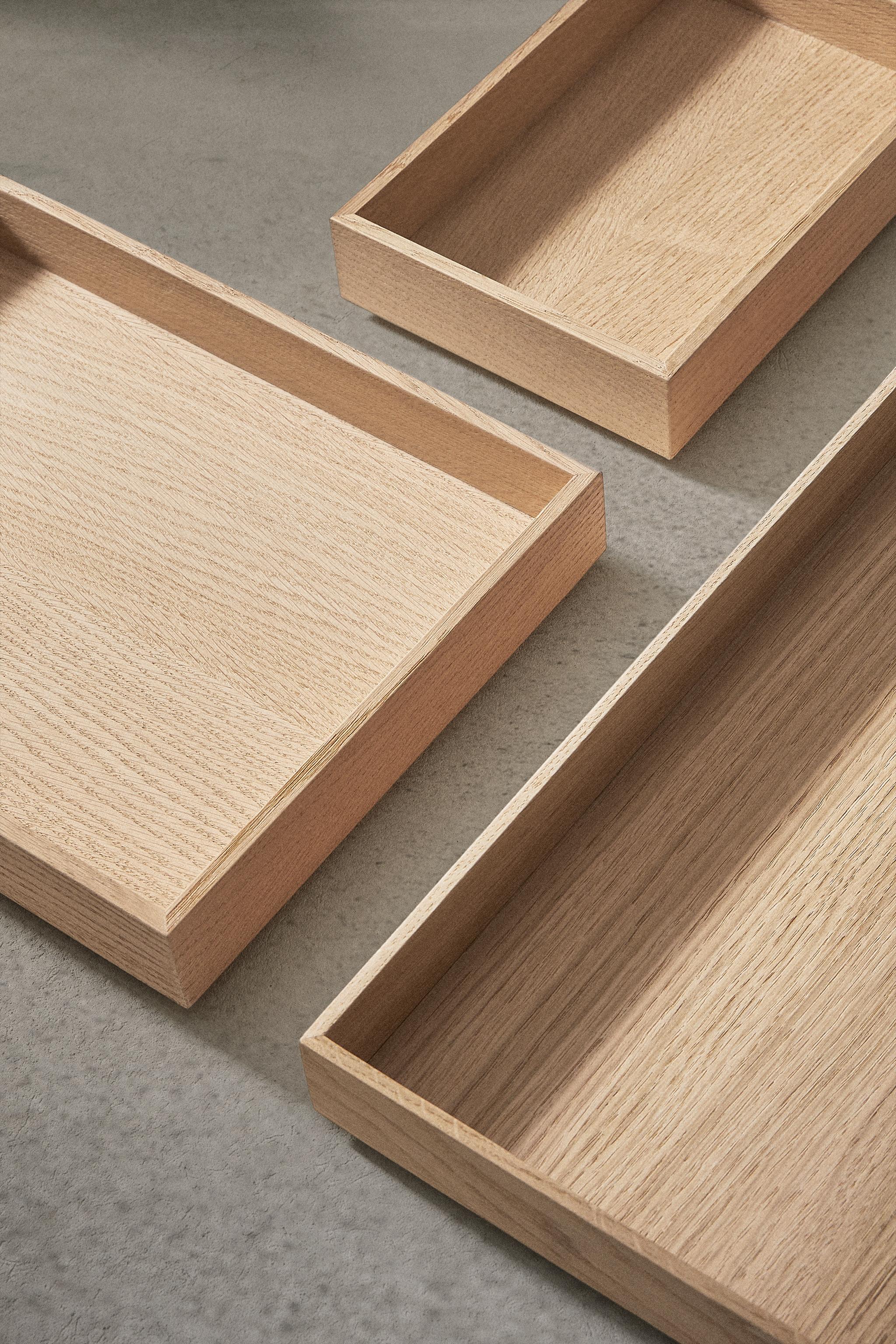 TRAY 01