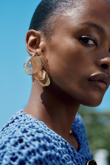 ОБЪЕМНЫЕ СЕРЬГИ «ЦВЕТЫ» — ЗОЛОТИСТЫЙ от Zara — изображение 0
