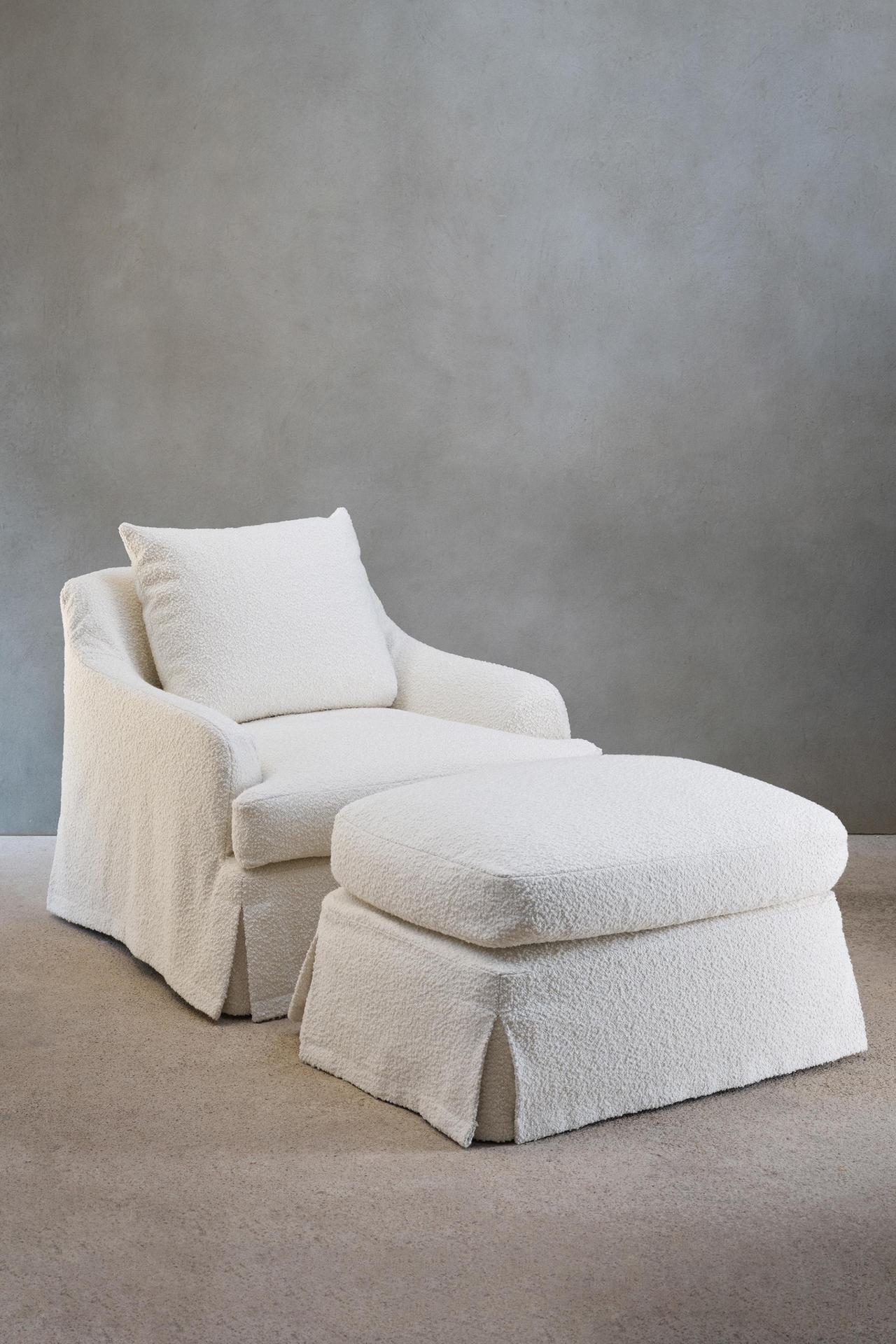 FOOTSTOOL 01 — Ecru
