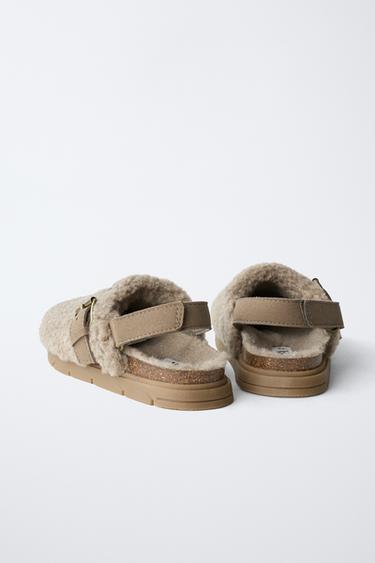 SABOTS EFFET PEAU DE MOUTON - Gris vison de Zara - Image 4