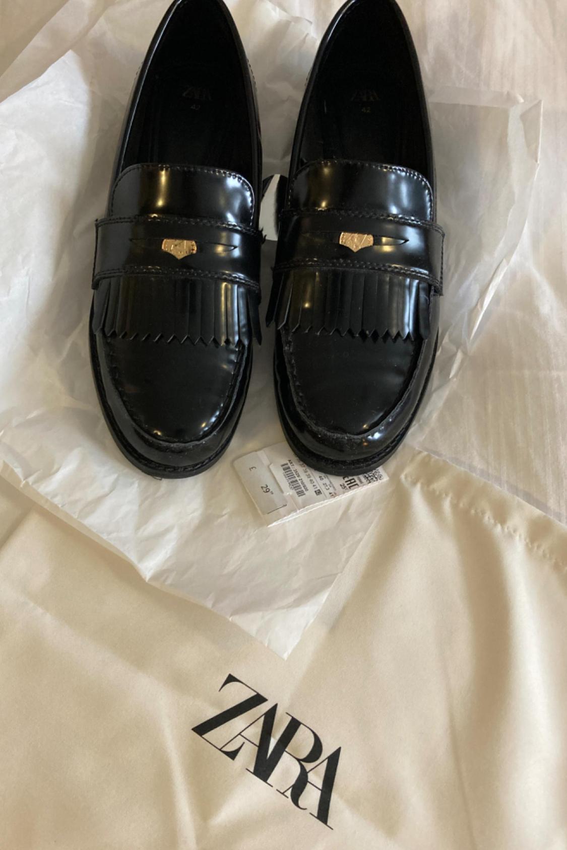 FLAT LOAFERS WITH METAL DETAIL - Image 3
