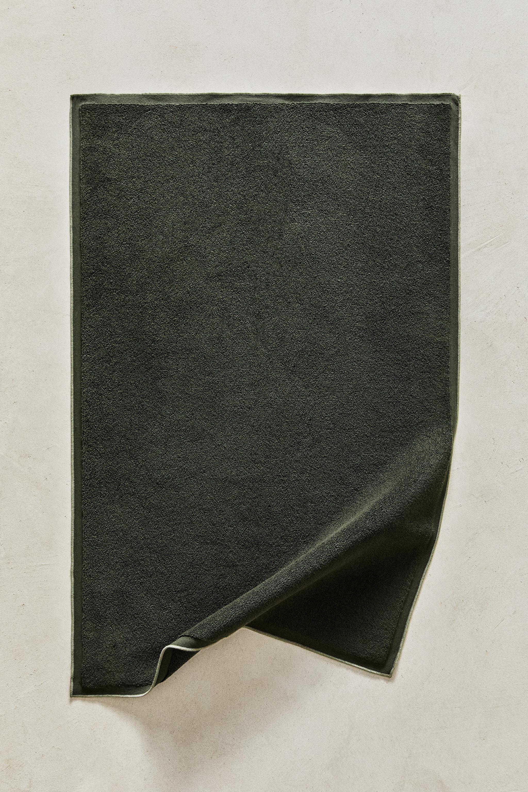 COTTON OVERLOCK BATH MAT