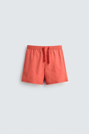 ПЛАВКИ СРЕДНЕЙ ДЛИНЫ ИЗ ТЕКСТУРИРОВАННОЙ ТКАНИ — КОРАЛЛОВЫЙ от Zara