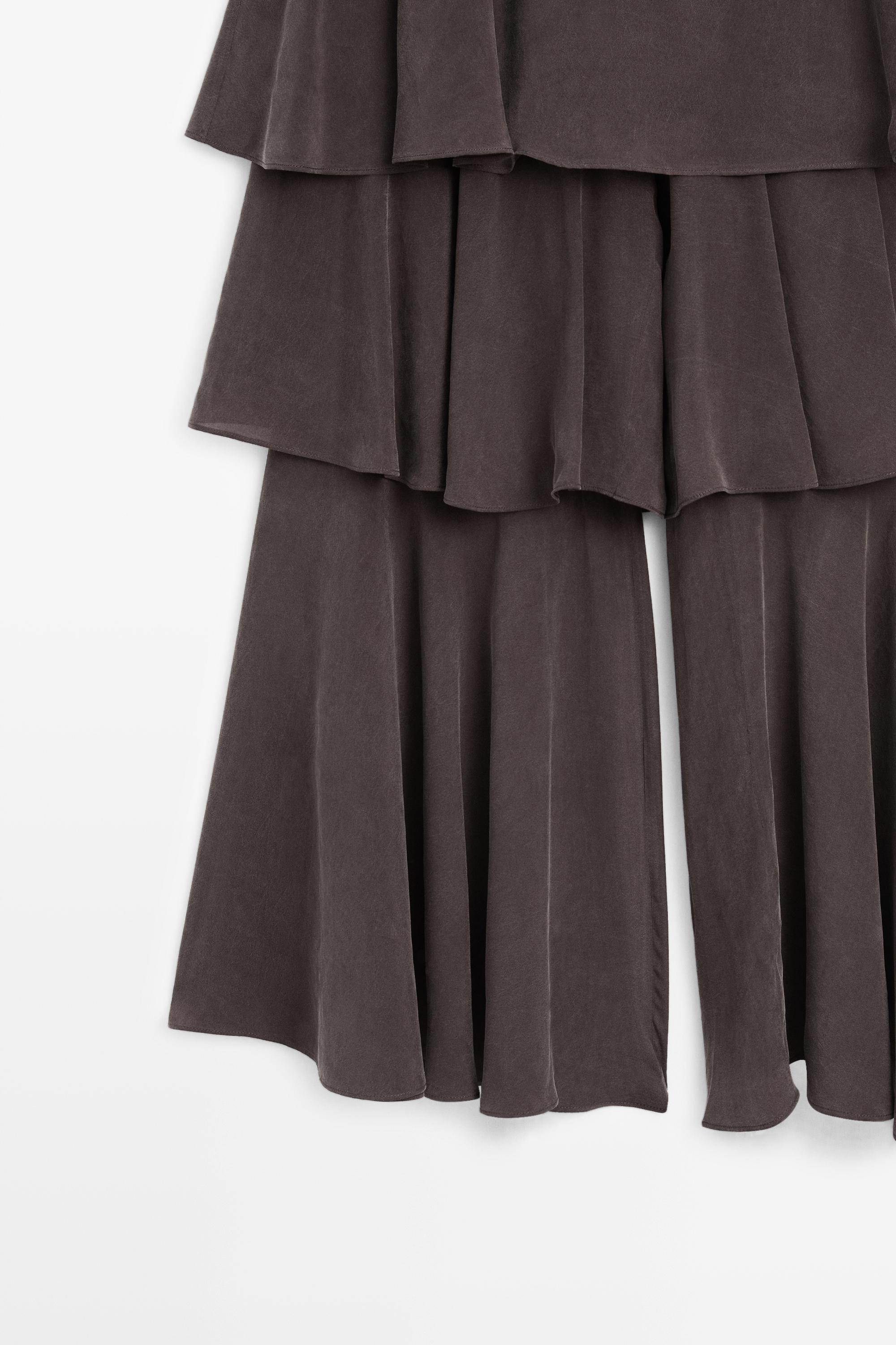 Flowing skort with ruffles