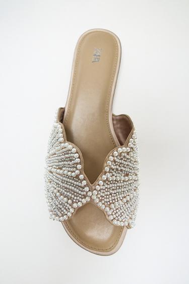 FLAT SANDALS WITH SPARKLY APPLIQUÉS - White by Zara