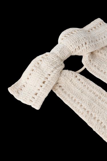 KNIT BOW CLIP SCRUNCHIE - Ecru by Zara