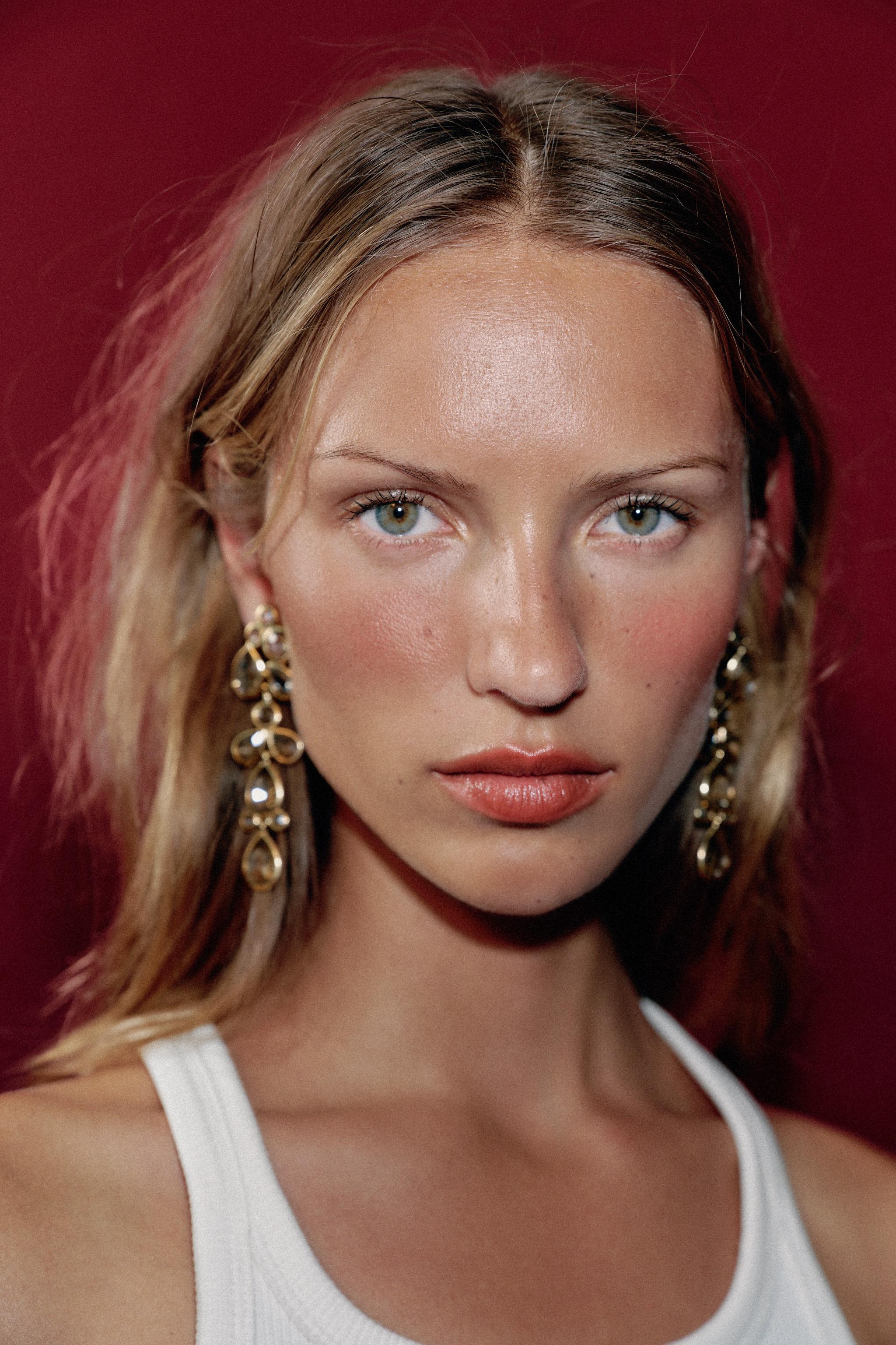 CRYSTAL PIECE EARRINGS