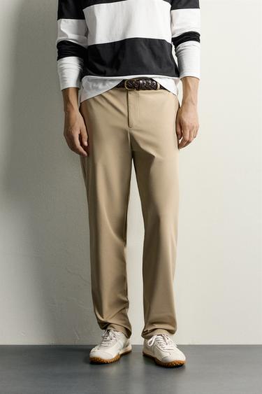 PANTALÓN TÉCNICO REGULAR FIT CONFORT - Tostado de Zara