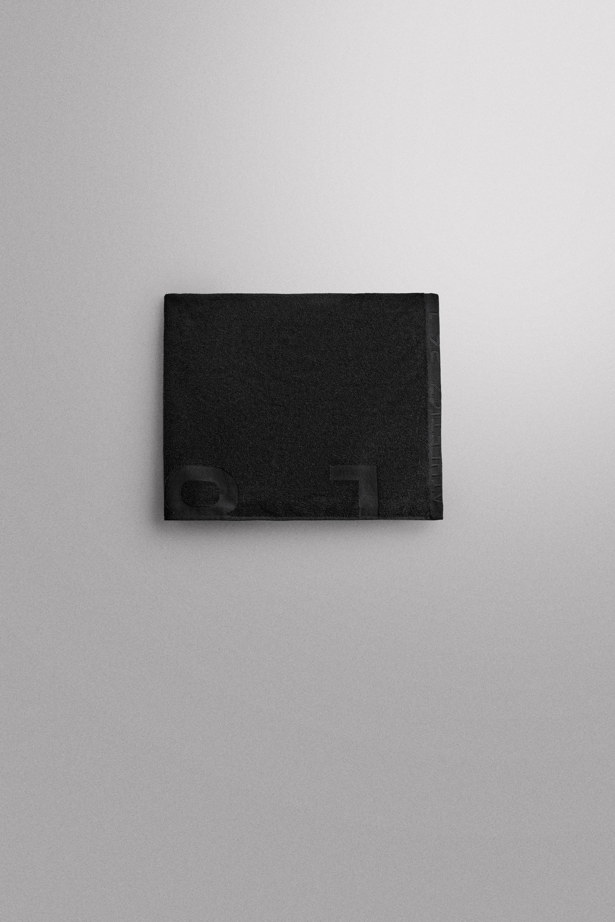 LARGE WORKOUT TOWEL — Black