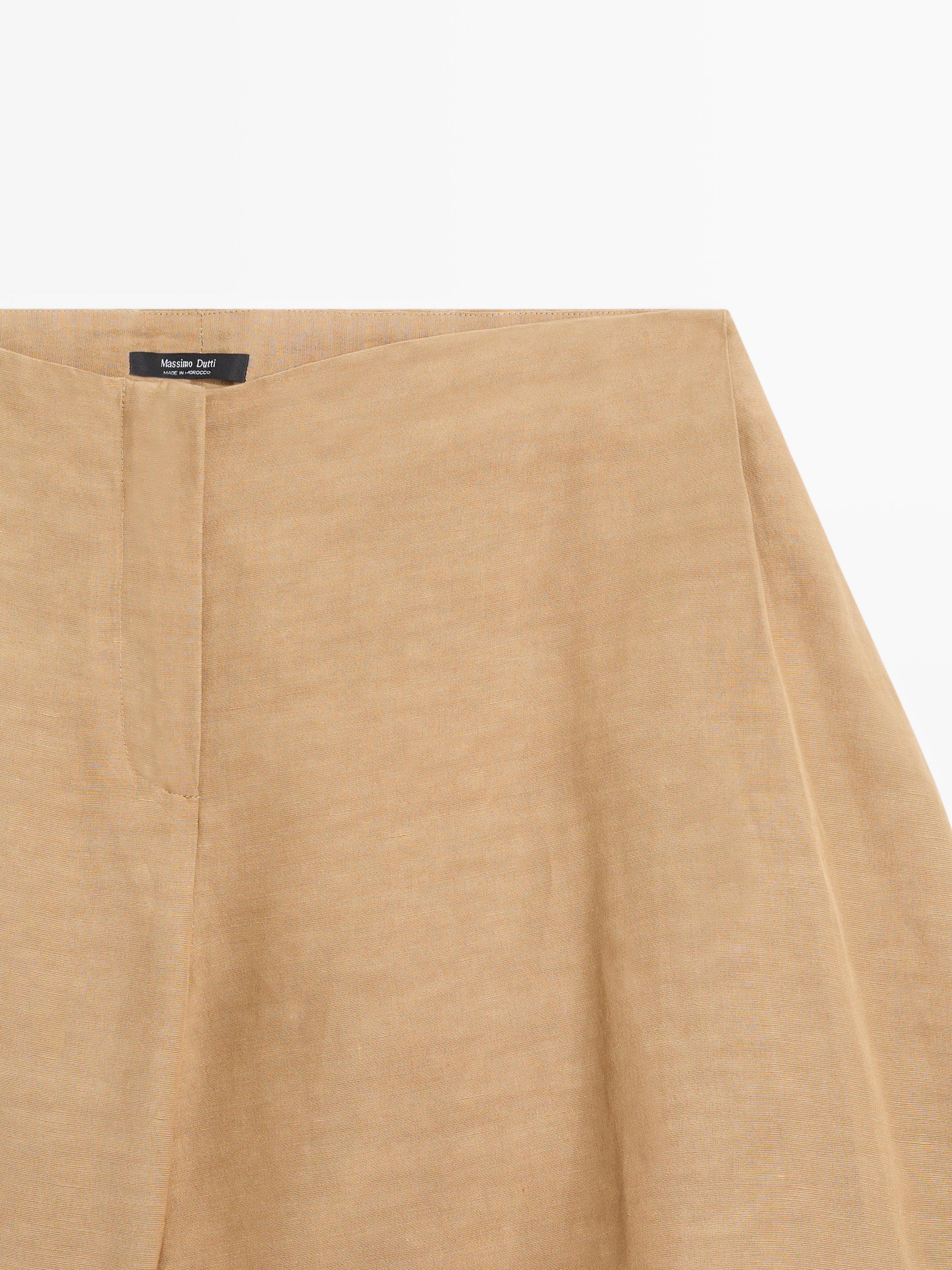 Short flowing Bermuda shorts