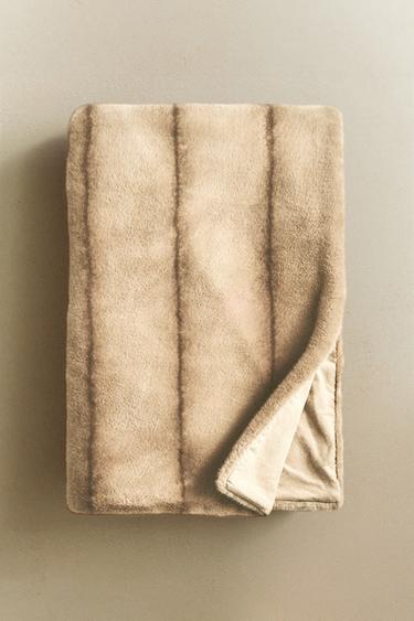PLAID FOURRURE RAYURES - Beige de Zara - Image 4